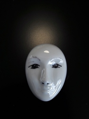 porzellanbrosche_308327230